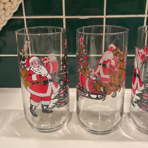 Vintage Luminarc Santa Glasses // Set of 4 - Picture 2 of 7